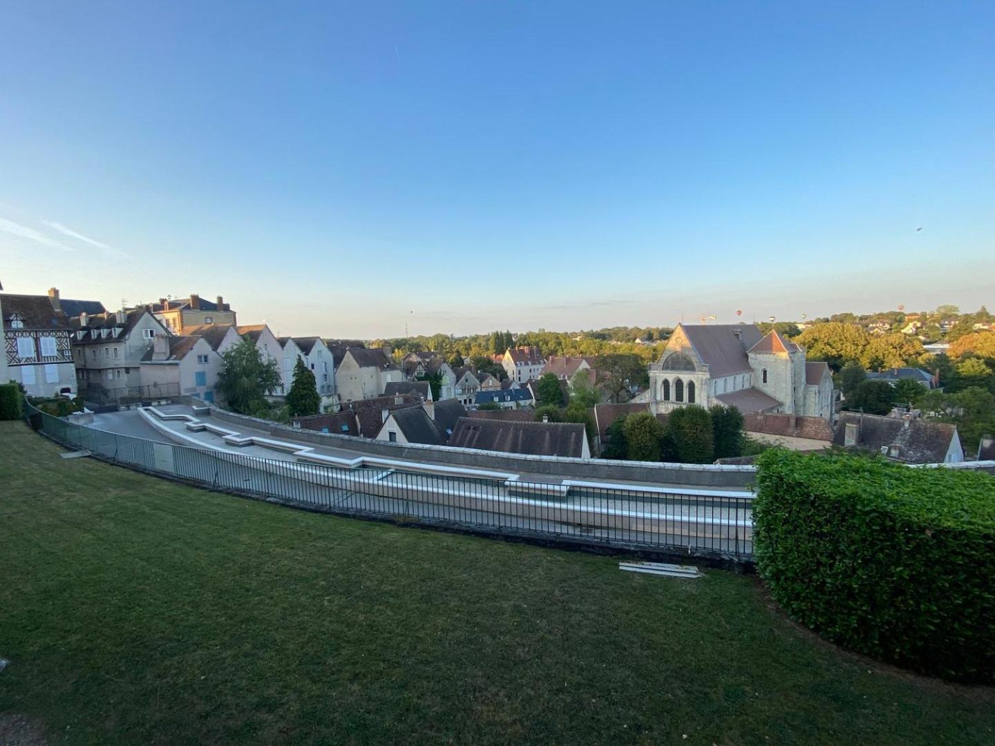 Le Jardinet De La Cathedrale Apartment Chartres Exterior photo